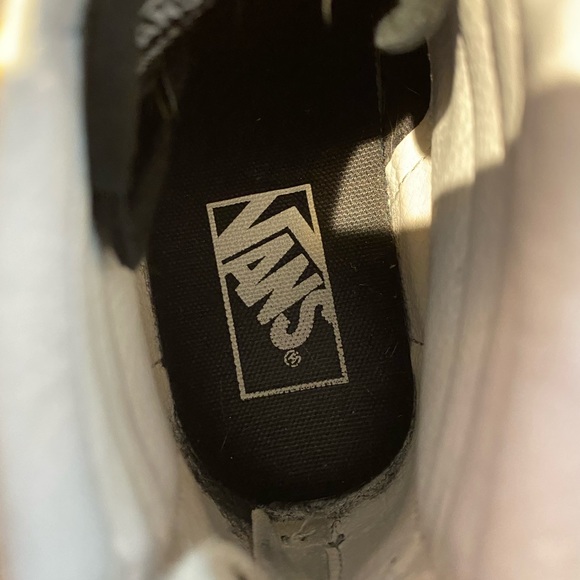 Youth High Top Vans - Picture 2 of 5